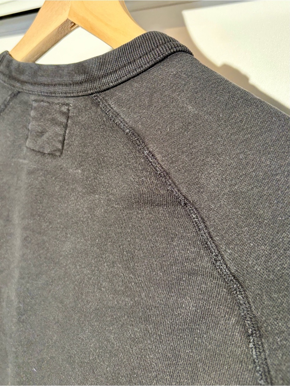 Todd Snyder x Champion Midweight Pocket Sweatshirt Black - Picture 5 of 6